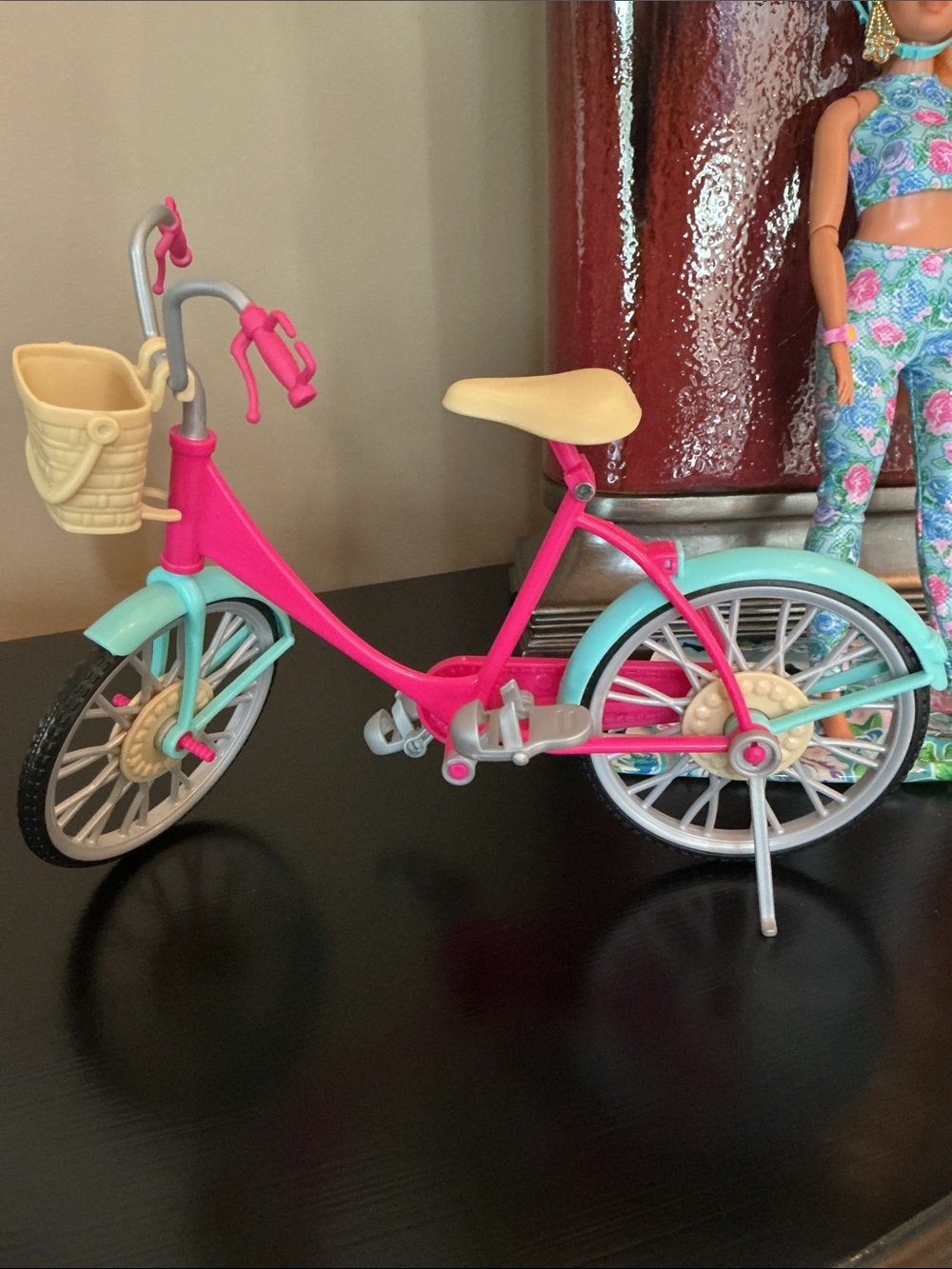 💗Barbie Pink and Teal Bicycle with Floral Outfit, Helmet, Earrings, Bracelet - Picture 2 of 11